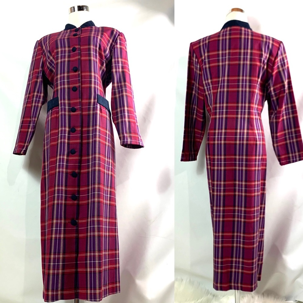 1960s Vintage Willow Ridge Button Down Dress